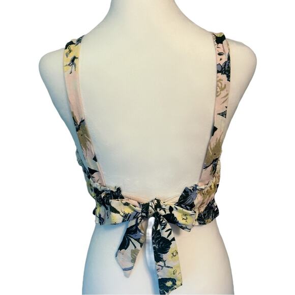Urban Outfitters Floral Ruffle Tie Back Crop Top Size Medium - Picture 2 of 7